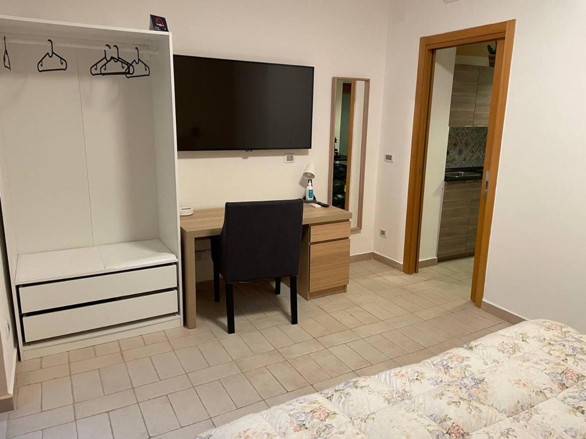 Alex Comfort House Μπάρι Εξωτερικό φωτογραφία